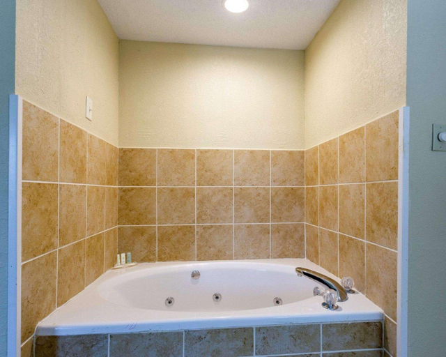 Bathroom 4, Quality Inn Olive Branch - Memphis South, Desoto