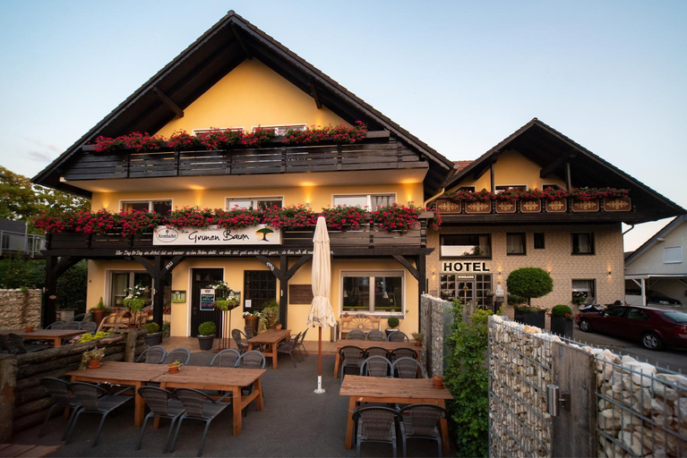 Exterior & Views 1, Hotel Garni Zum Grunen Baum, Paderborn