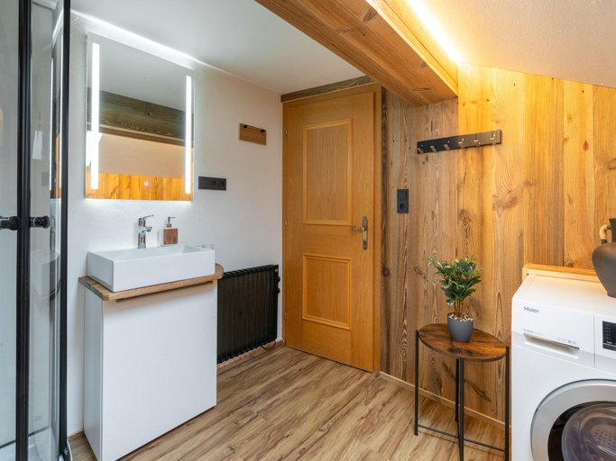 Bathroom 3, Neukirchen am Grossvenediger Apartments, Zell am See