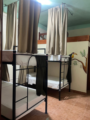Bedroom 2, Candileja Hostel, Jardín