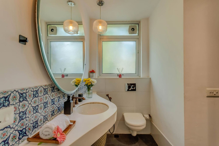 Room 2, Stylish 2BR w Pool Near Candolim and Coco Beach, North Goa