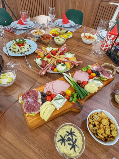 Food & Drinks 5, Hotel Galma, Moroeni
