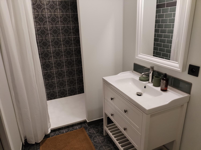 Bathroom 3, Chateau de l'Olivete, Gard