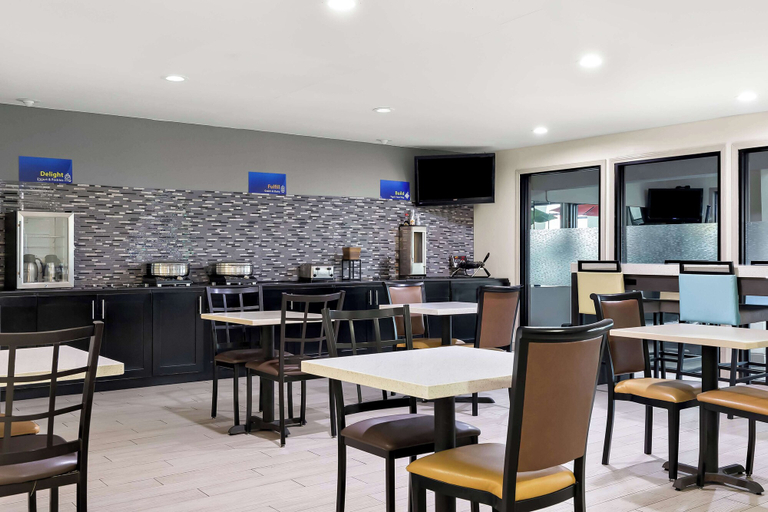 Food & Drinks 5, Best Western Saluki Inn, Jackson
