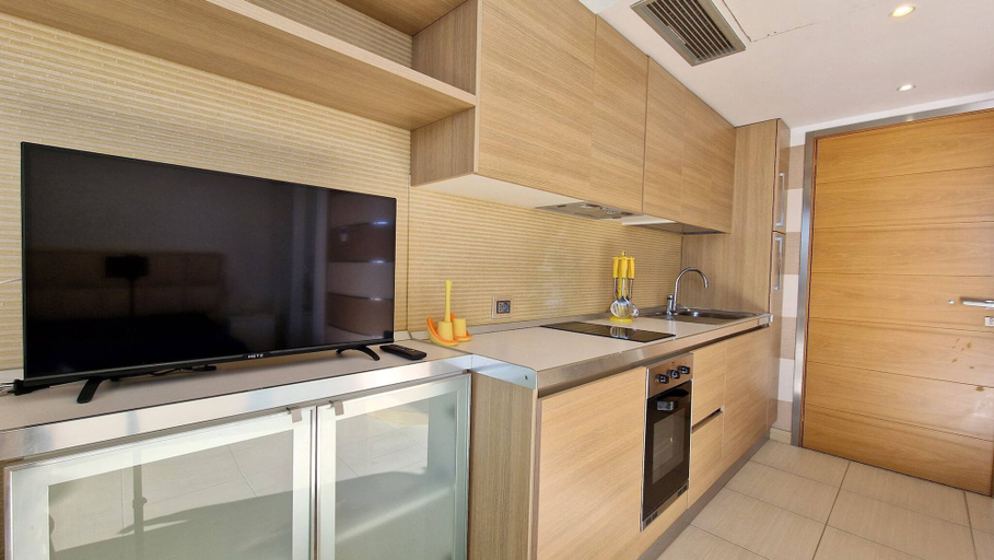 Room 5, Penthouse Le Vele Sea View 2 Sleeps Air-conditioned, Lecce