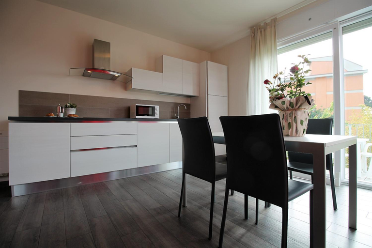 Others 4, Residence Felice, Savona