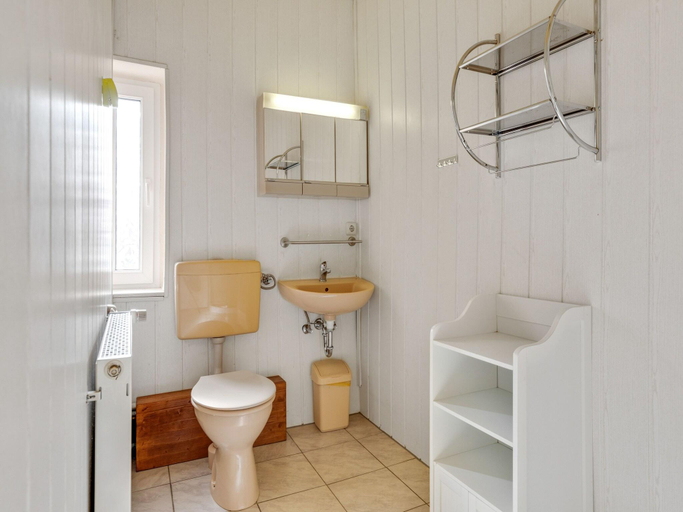 Bathroom 3, Wohnung in Tessmannsdorf mit Garten, Rostock