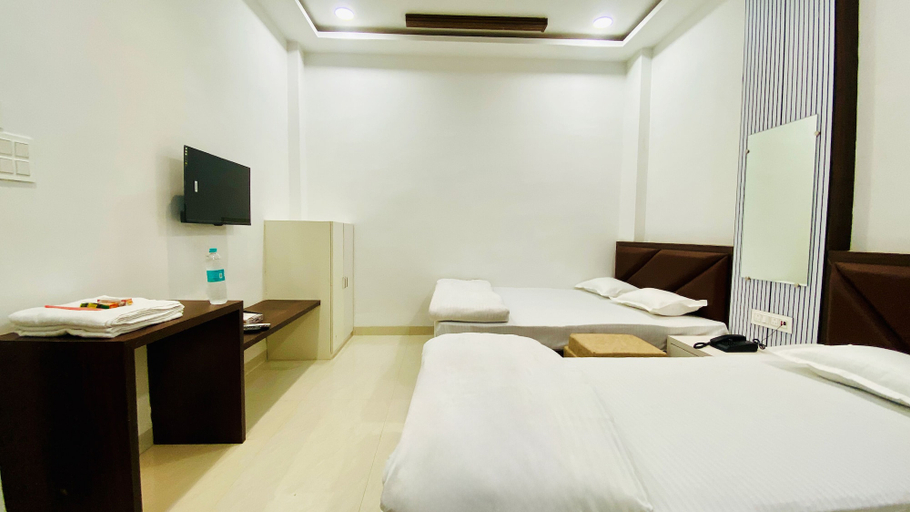Bedroom 3, Hotel Shree Rameshwaram, East Nimar