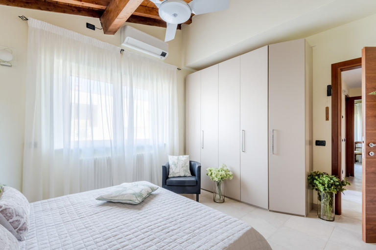 Room 2, San Concordio Terrace, Lucca