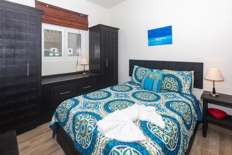 Others 3, Pelican Penthouse -mangrove Dock 3 Bedroom Home by RedAwning, Roatán