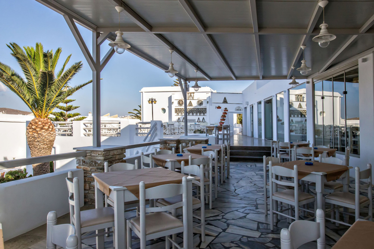 Food & Drinks 5, Porto Raphael, South Aegean