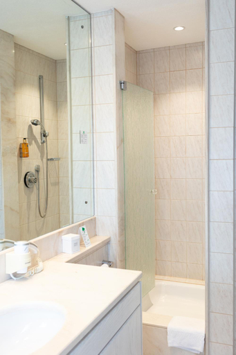 Bathroom 3, Hotel Kübler, Roth