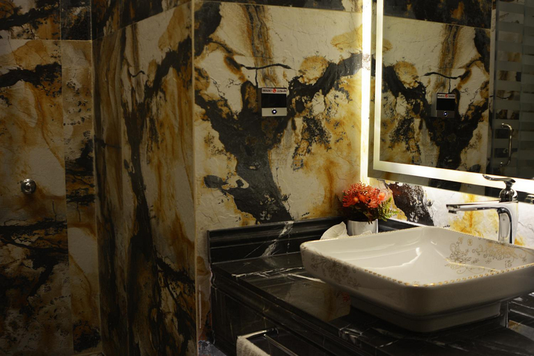 Bathroom 5, Redwaves Hotel, Jeddah