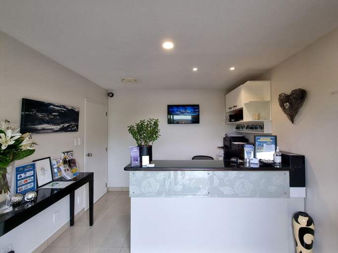 Public Area 3, Highpark Motor Inn, Grey