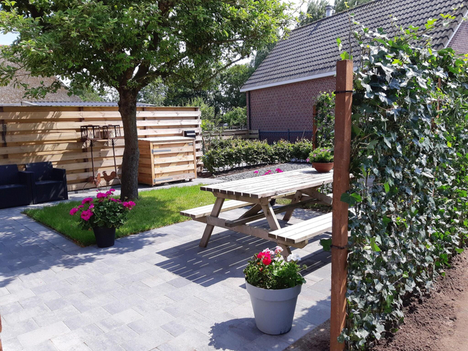 Others 5, Cottage by Wadden Sea with Scenic Views, Dongeradeel