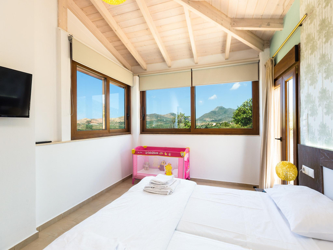 Others 2, Villa in Crete with Private Pool  Beaches Nearby, Crete