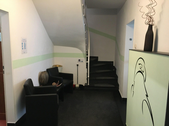 Public Area 5, Goldener Falke, Augsburg
