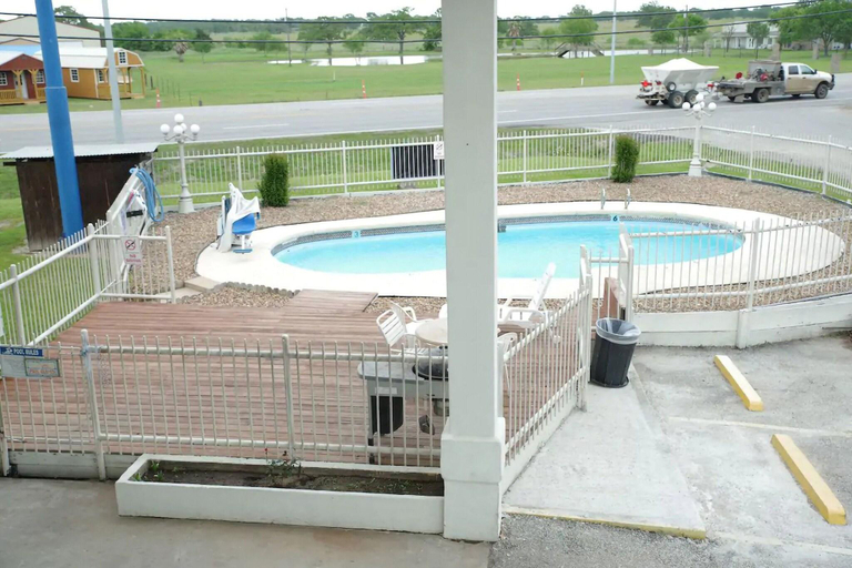 Sport & Beauty, Executive Inn, Lee