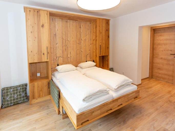 Bedroom 4, High-quality Apartment With ski Storage, Sankt Johann im Pongau