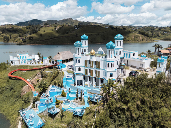 Exterior & Views 2, Hotel y Termales Castillo del Lago, Peñol