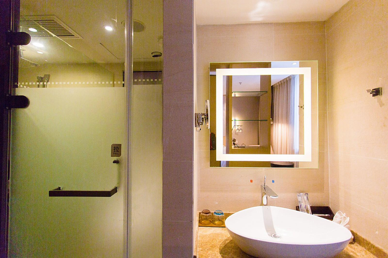 Bathroom 3, Lavande Hotel Yichang Baota River Wanda, Yichang