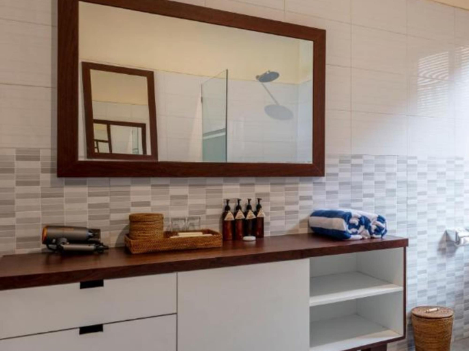 Bathroom 7