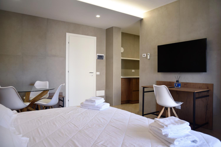 Others 2, La Maison Latina Guest House, Latina