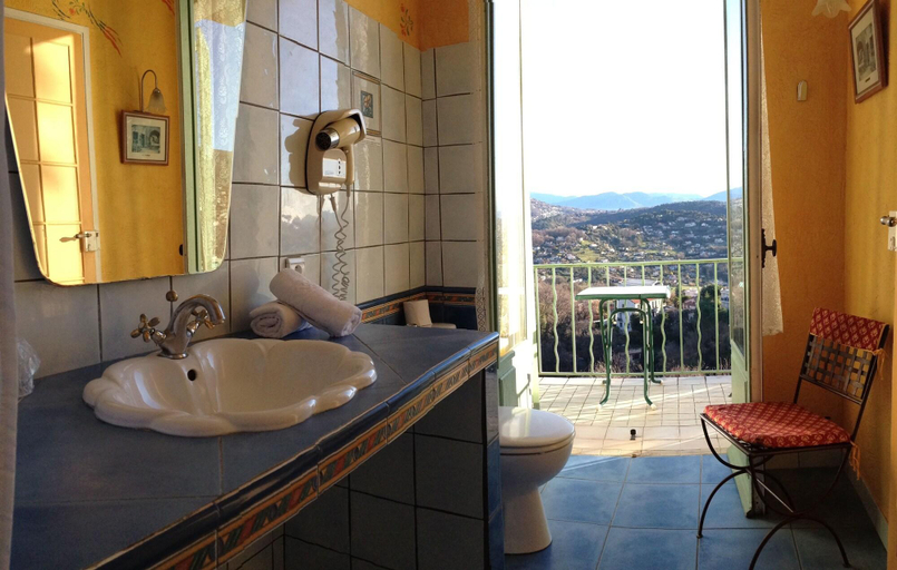 Bathroom 4, Hotel Miramar, Alpes-Maritimes