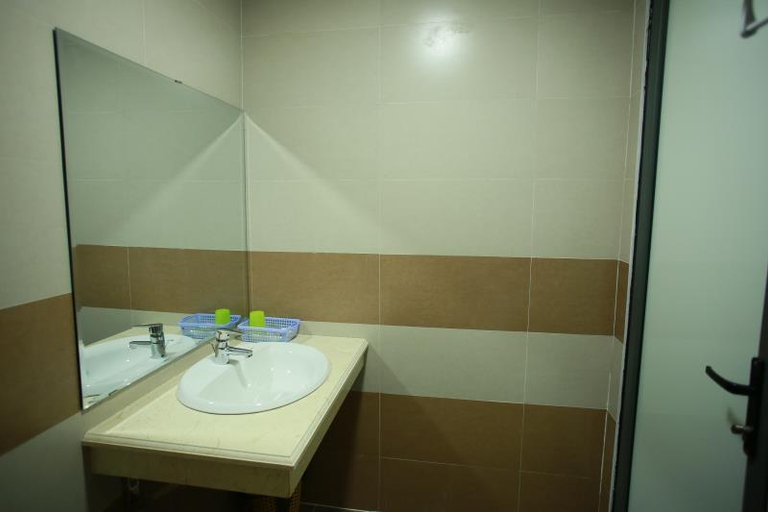 Bathroom 4, The Jade Dragon hotel, Sóc Sơn