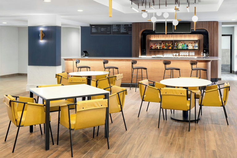 Food & Drinks 4, Courtyard by Marriott Cleveland Airport South, Cuyahoga