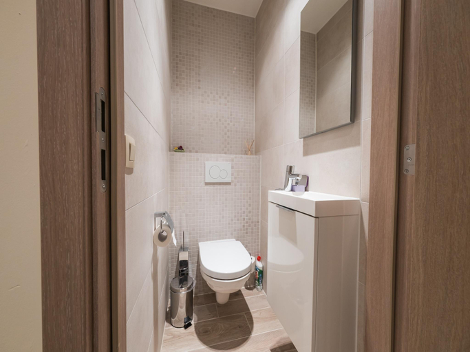 Bathroom 3, Moorea City Center Apartment, West-Vlaanderen