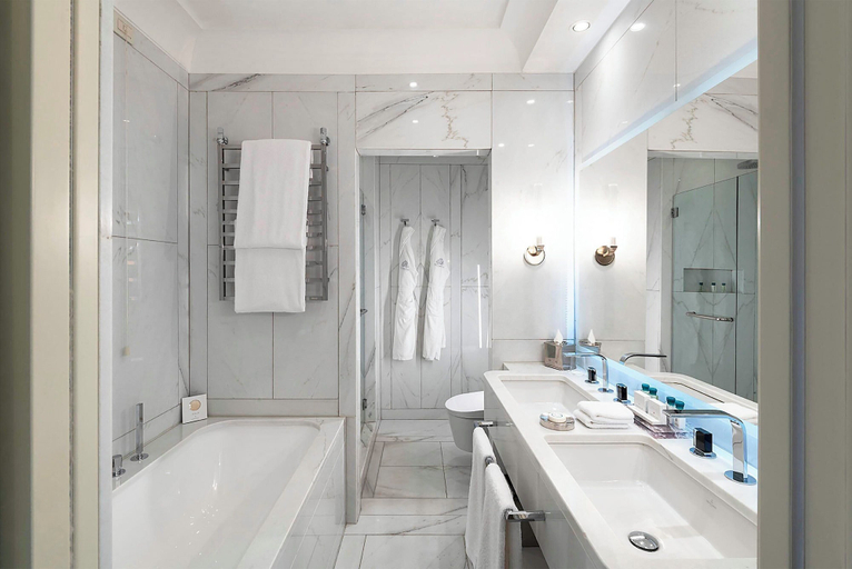 Bathroom 5, San Clemente Palace, Venice, Venezia
