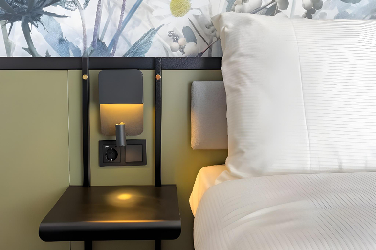 Bedroom 2, Dutch Design Hotel Vondelpark, Amsterdam
