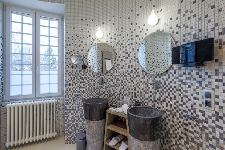 Bathroom 5, Chateau de Maraval, Dordogne