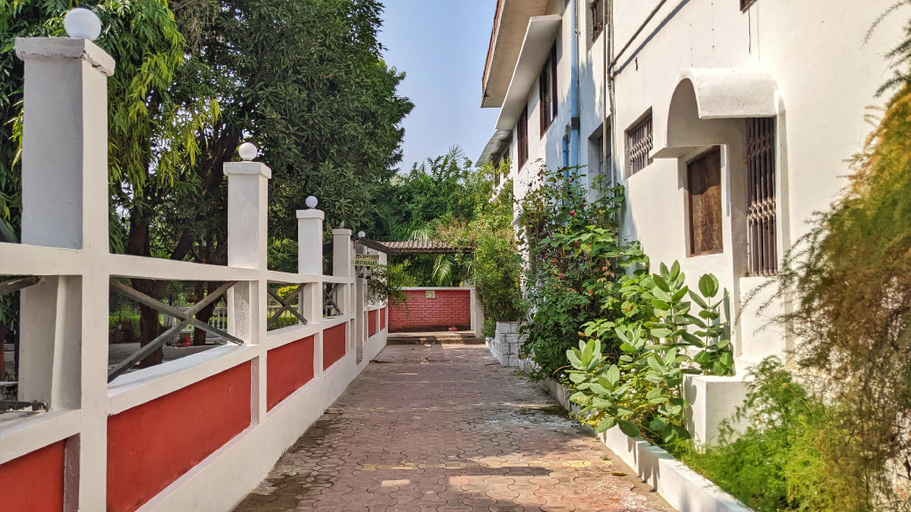 Public Area, Headquarter Khajuraho, Chhatarpur