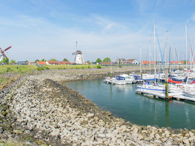 Others 4, Chalet in Zeeland with Sauna by the Water, Kapelle