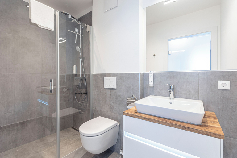 Bathroom 3, Hideaway Dachstein West by ALPS RESORTS, Sankt Johann im Pongau
