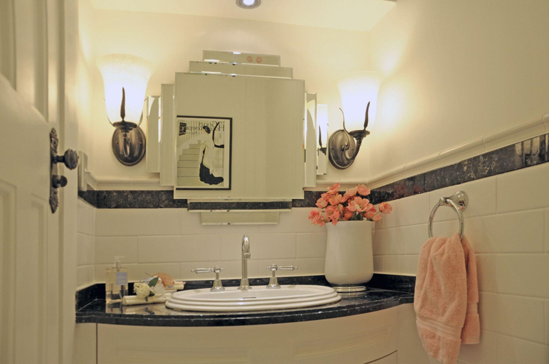 Bathroom 5, Dyers House, Christchurch