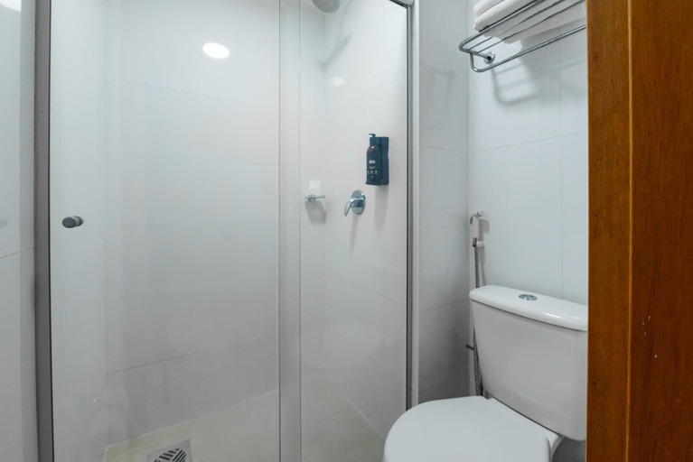 Bathroom 4, Ibis Styles Belem Hangar, Belém