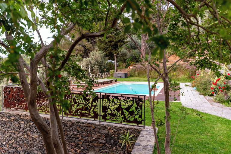 Others 4, Villa Tecla, Messina