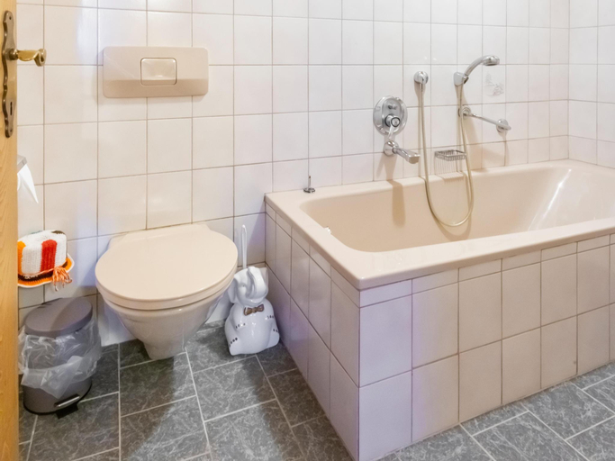 Bathroom 4, Chalet in Hochfilzen by Ski Piste, Kitzbühel