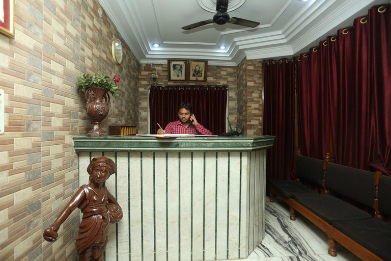 Public Area 5, Capital O 15091 Gaurav Boarding House, Mathura
