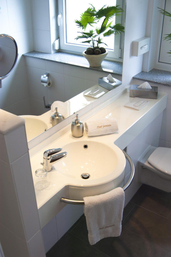 Bathroom 3, Hotel Germania, Reutlingen
