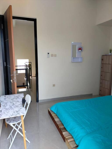 Others 3, Taman Salak Homestay (entire house), Madiun