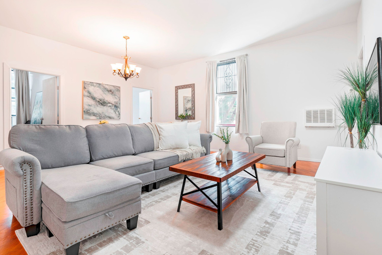 Room 3, Prime Location Upper Manhattan Furnished Apartment, New York