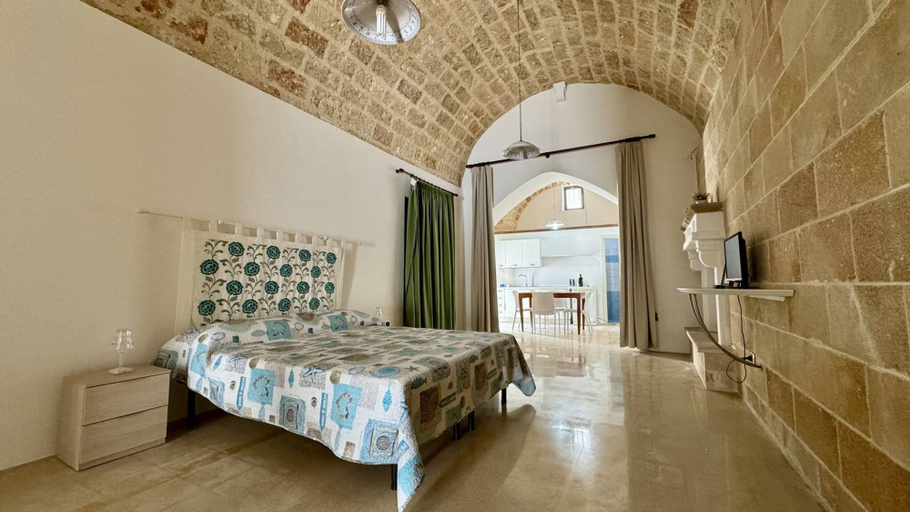 Room 2, App al Castello 1 by Salentoaffitti, Lecce