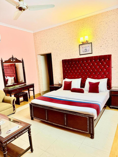 Others 5, New Pakeeza Hotel, Lahore