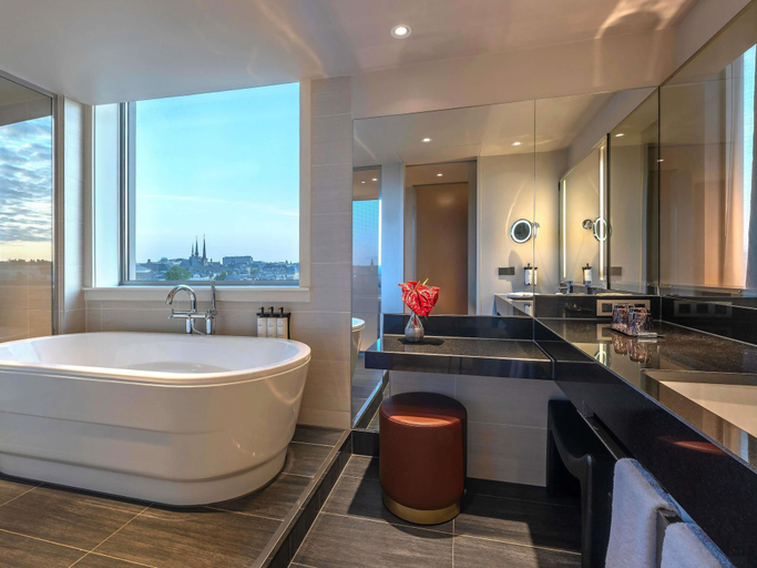 Bathroom 4