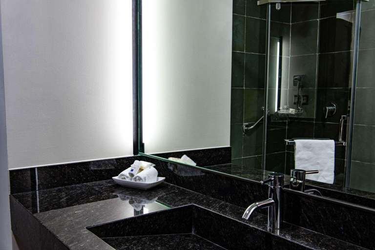 Bathroom 4, Comfort Inn Irapuato, Irapuato