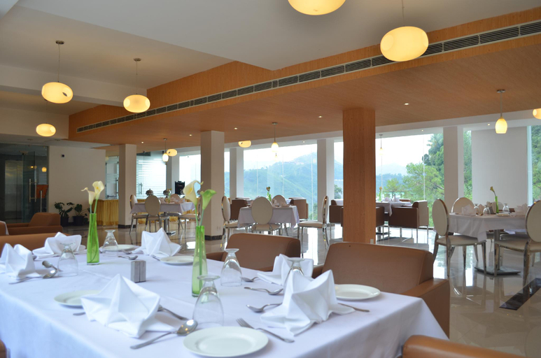 Food & Drinks 2, Resort Eutopia Waknaghat, Solan
